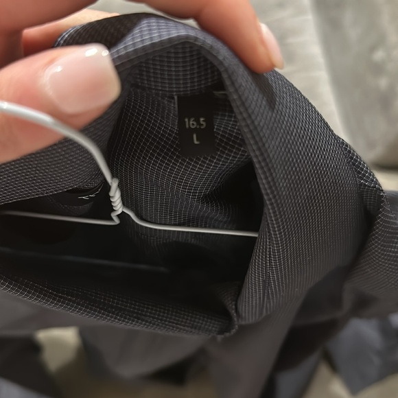 NWOT men’s theory blue button down - Picture 6 of 6